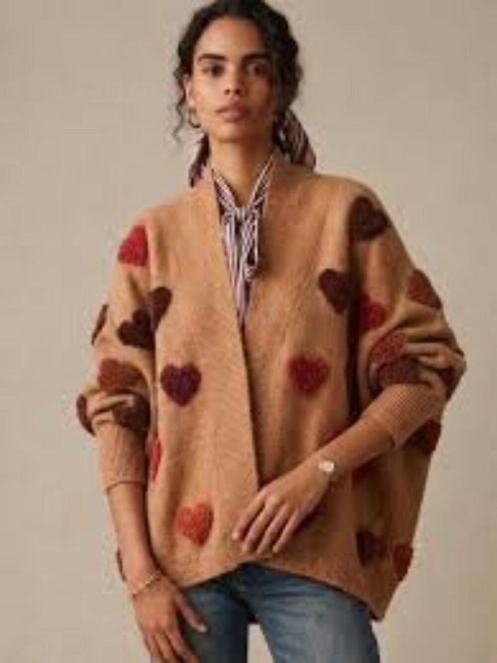 look by m new york beige sweater with red hearts